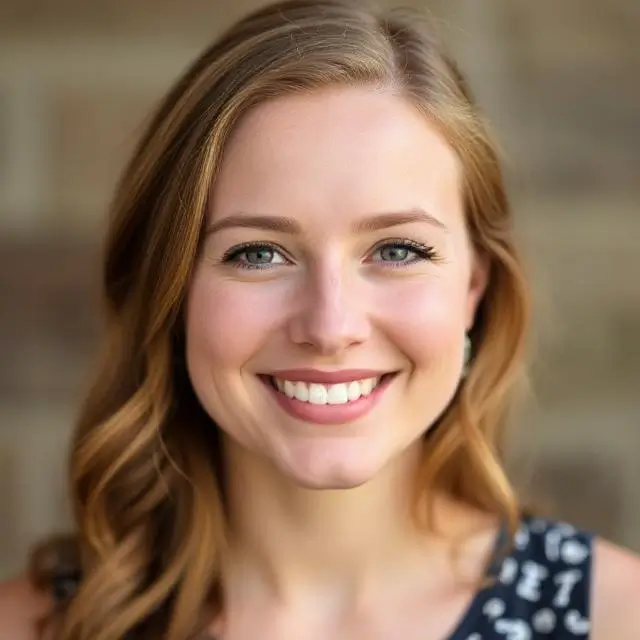 Headshot of Emily White